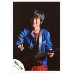 中古生写真(ジャニーズ) 関ジャニ∞/渋谷すばる/上半身・衣装青.赤・ギター黒・目線左・背景黒/『NOROSHI』PV&ジャケ写撮影&『Bl