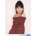 中古生写真(ハロプロ) モーニング娘。’17/牧野真莉愛/上半身・赤チェック柄・体左向き・顔正面/演劇女子部「ファラオの墓」 L判生写真B