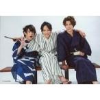 中古生写真(男性) 集合(3人)/横型・膝上・座り・浴衣・センター土井・肩組み・背景白/ツキプロ文化祭「死にかけ男が転生目指して芸能界で頑張り