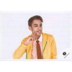 中古生写真(ジャニーズ) ジャニーズJr./草間リチャード敬太/横型・バストアップ・衣装黄色・右手人差し指頬/「関西ジャニーズJr.