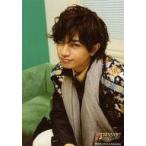 中古生写真(ジャニーズ) Sexy Zone/中島健人/上半身・衣装黒金白・ストール・右目閉じ・ソファー/2015新春 JOHNNYS’ World