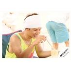 中古生写真(ジャニーズ) 関ジャニ∞/大倉忠義/横型・座り・バストアップ・衣装タンクトップ黄緑・右手スプーン・体右向き/公式生写真