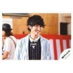 中古生写真(ジャニーズ) 関ジャニ∞/大倉忠義/横型・バストアップ・衣装白.水色.青.黒・ベスト・ストライプ柄・体正面・目線右/公式生写真