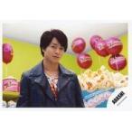 中古生写真(ジャニーズ) 嵐/櫻井翔/横型・バストアップ・衣装紺・背景黄緑・ポップコーン・風船/公式生写真
