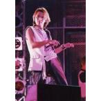 中古生写真(ジャニーズ) Kinki Kids/堂本光一/ライブフォト・膝上・袖無し衣装白・右手マイク・目線左・ライトピンク/公式生写真
