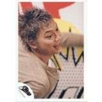 中古生写真(ジャニーズ) SMAP/香取慎吾/バストアップ・衣装ベージュ・顔右向き・目線右・口開け・左手上げ/公式生写真