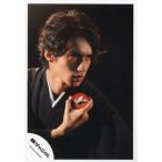 中古生写真(ジャニーズ) 関ジャニ∞/錦戸亮/バストアップ・衣装和服黒・右手駒・背景黒/公式生写真