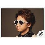 中古生写真(ジャニーズ) 嵐/大野智/横型・顔アップ・サングラス・左向き・背景茶色/公式生写真