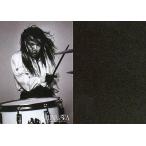 中古コレクションカード(男性) [レギュラーカード]：LUNA SEA/真矢/レギュラーカード/腰上・衣装白黒・右手ドラムスティック・背景