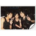 中古生写真(ジャニーズ) Hey! Say! JUMP/八乙女・知念・伊野尾/横型・座り・衣装黒・ピース/公式生写真