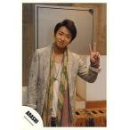  б/у life photograph ( Johnny's ) гроза / Oono Satoshi / верхняя часть тела * костюм бежевый * палантин светло-коричневый. зеленый * левый рука деталь / официальный life photograph 