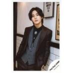 ショッピングhey! say! jump 中古生写真(ジャニーズ) Hey! Say! JUMP/山田涼介/膝上・衣装黒・茶色・両手下・寄りかかり/DVDシングル