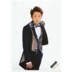 中古生写真(ジャニーズ) 嵐/大野智/膝上・衣装黒・白・青・チェック柄・体右向き・左手後ろ・背景白/アルバム「5×20