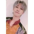 Yahoo! Yahoo!ショッピング(ヤフー ショッピング)中古コレクションカード（男性） SEVENTEEN/THE 8（ディエイト）/衣装オレンジ・体左向き・裏面白/CD「3RD Al