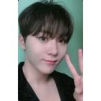 中古コレクションカード(男性) SEVENTEEN/SEUNGKWAN(スングァン)/衣装黒・左手ピース・背景緑・裏面黒/CD「3RD
