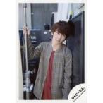 中古生写真(ジャニーズ) 関西ジャニーズJr./末澤誠也/上半身・衣装グレー・右手手すり・左手下・顔傾げ/