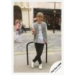 ショッピングhey!say!jump 中古生写真(ジャニーズ) Hey! Say! JUMP/薮宏太/全身・衣装白・グレー・足交差・右手ピース/薮宏太 海外(ロンドン)オフショ