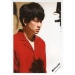 中古生写真(ジャニーズ) 関ジャニ∞/横山裕/バストアップ・衣装赤・白・両手下・右向き・口閉じ・背景白/シングル「友よ」MVオフショット/公式