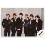 中古生写真(ジャニーズ) SixTONES/集合(6人)/横型・膝上・衣装黒・白・森本右手ピース・ジェシー左手親指立て/シングル「Imi