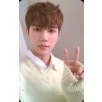 中古コレクションカード(男性) NU’EST/レン(REN)/衣装白・セーター・左手ピース/CD「7th Mini Album ： The Ta