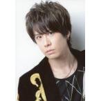 ショッピング七生 中古生写真(男性) TOKYO流星群/上杉輝/バストアップ・衣装黒・黄・両手下げ・背景白/七周年祭撮り下ろしブロマイド(洋衣装)