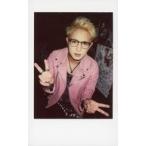 ショッピング七生 中古生写真(男性) R指定/七星/上半身・座り・衣装ピンク黒・眼鏡・両手ピース/生チェキ