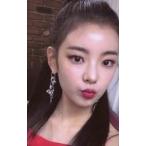 中古コレクションカード(女性) ITZY/LIA(リア)/バストアップ・衣装赤・体左向き・カメラ目線・枠無し/CD「IT’Z ICY」特典フォトカード