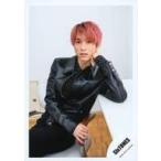 中古生写真(ジャニーズ) SixTONES/田中樹/膝上・座り・衣装黒・左手頬・カメラ目線/Johnnys’ ISLAND STORE グッズオフショ