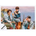 中古生写真(ジャニーズ) Snow Man/渡辺翔太・深澤辰哉・宮舘涼太/横型・膝上/シングル「オレンジkiss」MV＆ジャケ写オフショット/公式生