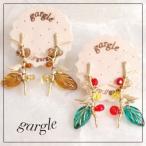 Yahoo! Yahoo!ショッピング(ヤフー ショッピング)gargle/ガーグル bird's roost ピアス 木の枝で休む鳥が可愛らく表現されたアートなピアスです メール便可能 鳥 木 枝 葉 ゴールド 秋 紅葉 秋 秋色 秋物