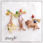Yahoo! Yahoo!ショッピング(ヤフー ショッピング)gargle/ガーグル safari animals ピアス樹脂製のキリン、ライオン ミーアキャットモチーフのアクセサリーメール便可能動物 アニマル