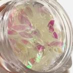 リーフのホログラムF 葉っぱ ミルキーホワイト パリパリ レジン封入 パーツ マーキス ネイル