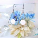 Yahoo! Yahoo!ショッピング(ヤフー ショッピング)ピアス トライアングル ホワイトシェル フック 揺れる 大ぶり 大きめ 三角 モチーフ プチプラ 合金 pti bkp （fa）