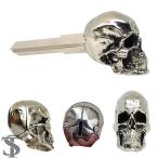 【並行輸入品】デーモンスカルキーペンダントメタルスカルキーカバー汎用キー装飾 カーアクセサリー バイク用キーカバー