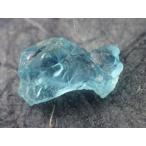 ブルーグリーンアパタイト(Blue Green Apatite）原石 Itrongay, Betroka, Tulear, Madagascar 産　寸法　：　７．９X４．７X２．８ｍｍ/０．８５０ｃｔｓ