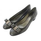 サルヴァトーレフェラガモ ヴァラ Vara パンプス 7.5 25cm シルバーグレー リボン装飾 バックル付き /RI ■OS レディース