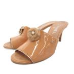 シャネル CHANEL カメリアパール付 サンダル ココマーク パテントエナメルレザー 38 ベージュ /FF ■GY62 レディース