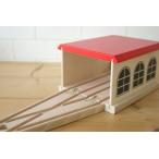miki. фирма двигатель house . автомобиль гараж 
