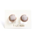 薄茶むらタイルイヤリング 直径15mm