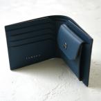 ネイビー カラーの二つ折り財布