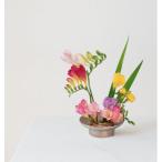花をみずみずしく長持ち テーブル上の花壇