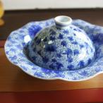 染付オリエント花唐草紋様波渕リム付蓋物