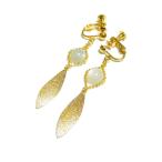 ムーンストーンと葉っぱのイヤリング...