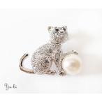 Yahoo! Yahoo!ショッピング(ヤフー ショッピング)【ゆうパケット送料250円】ブローチ/パール＆きらきらラインストーン キュート 動物シリーズ br8☆猫 シルバー 卒業式 入学式