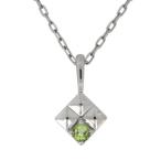 プラチナ一粒ネックレス天然石ペリドットペンダントスタッズピラミッドクリスマ...