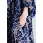ワンピース エレガントなフロッキー加工の柄浮かぶネックタイロングワンピース(ベルト付き)