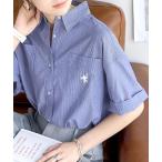 ブラウス シャツ ラフに羽織るだけでサマになる。ダブルポケット胸刺繍シャツ レディース メンズ