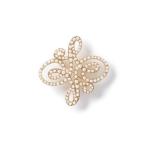 ブローチ ロゴモチーフパールブローチ レディース