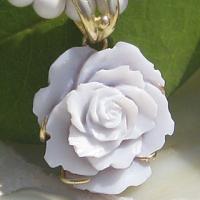 Raffaele Pernice作 サードニクス シェルカメオ K18 ペンダントトップ【胸に咲く一輪の薔薇】 | 千年ジュエリー Yahoo!店