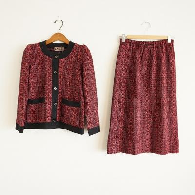 斎藤都世子　ニット　赤&ネイビー　花柄トップス&濃紺ラメスカート　新品 斉藤都世子 商品一覧 - アクイールヤフーショップ - 売れ筋通販
